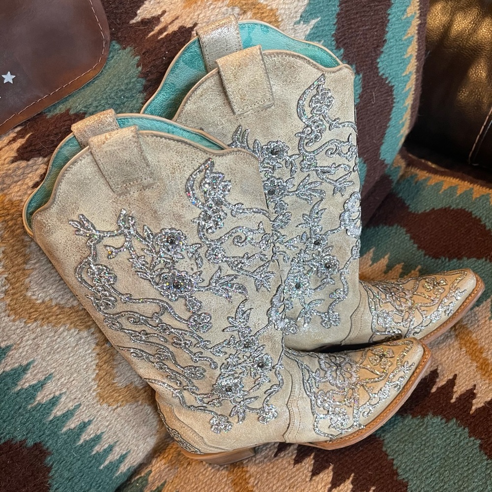 New Women's Corral C3356